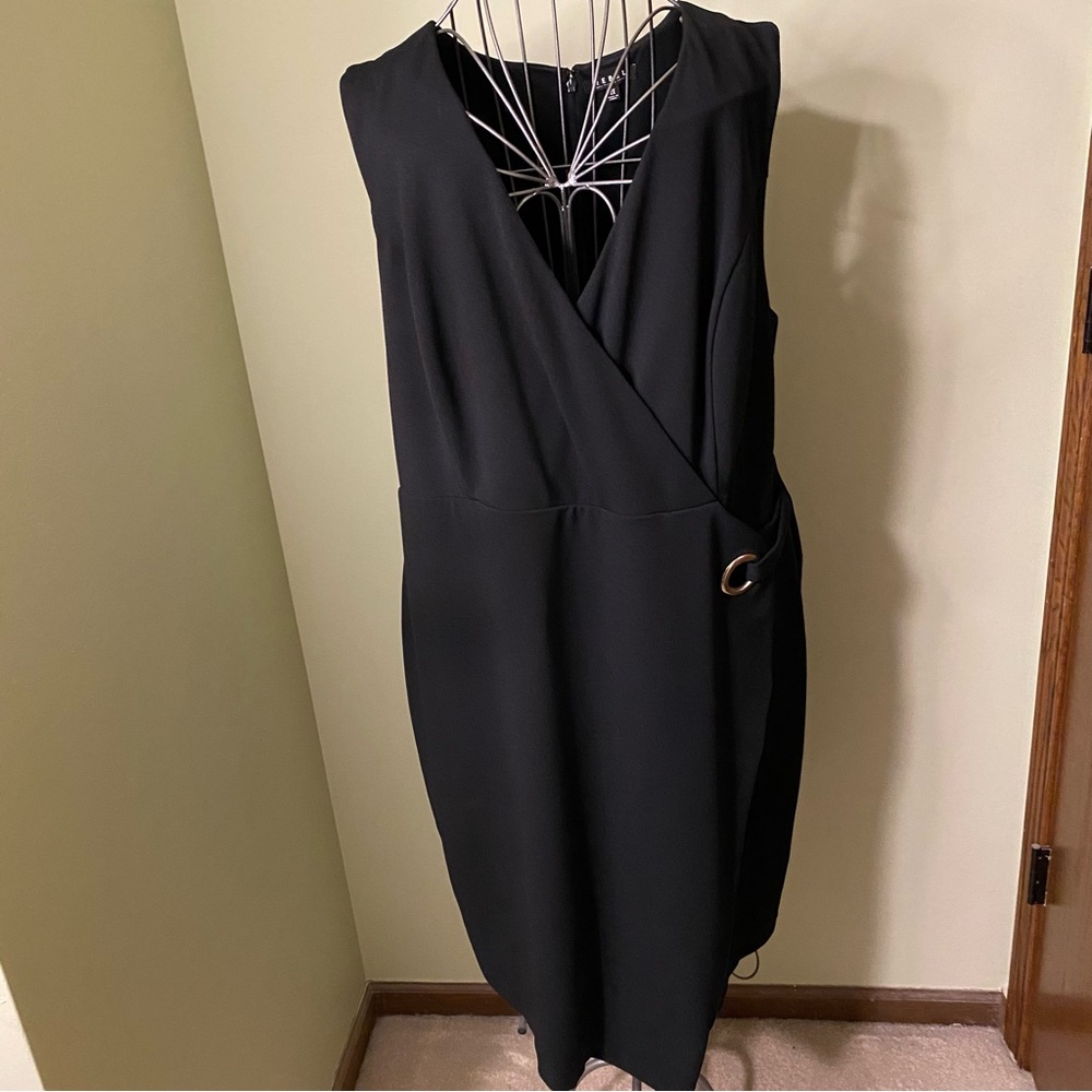Elegant Black Sleeveless Dress